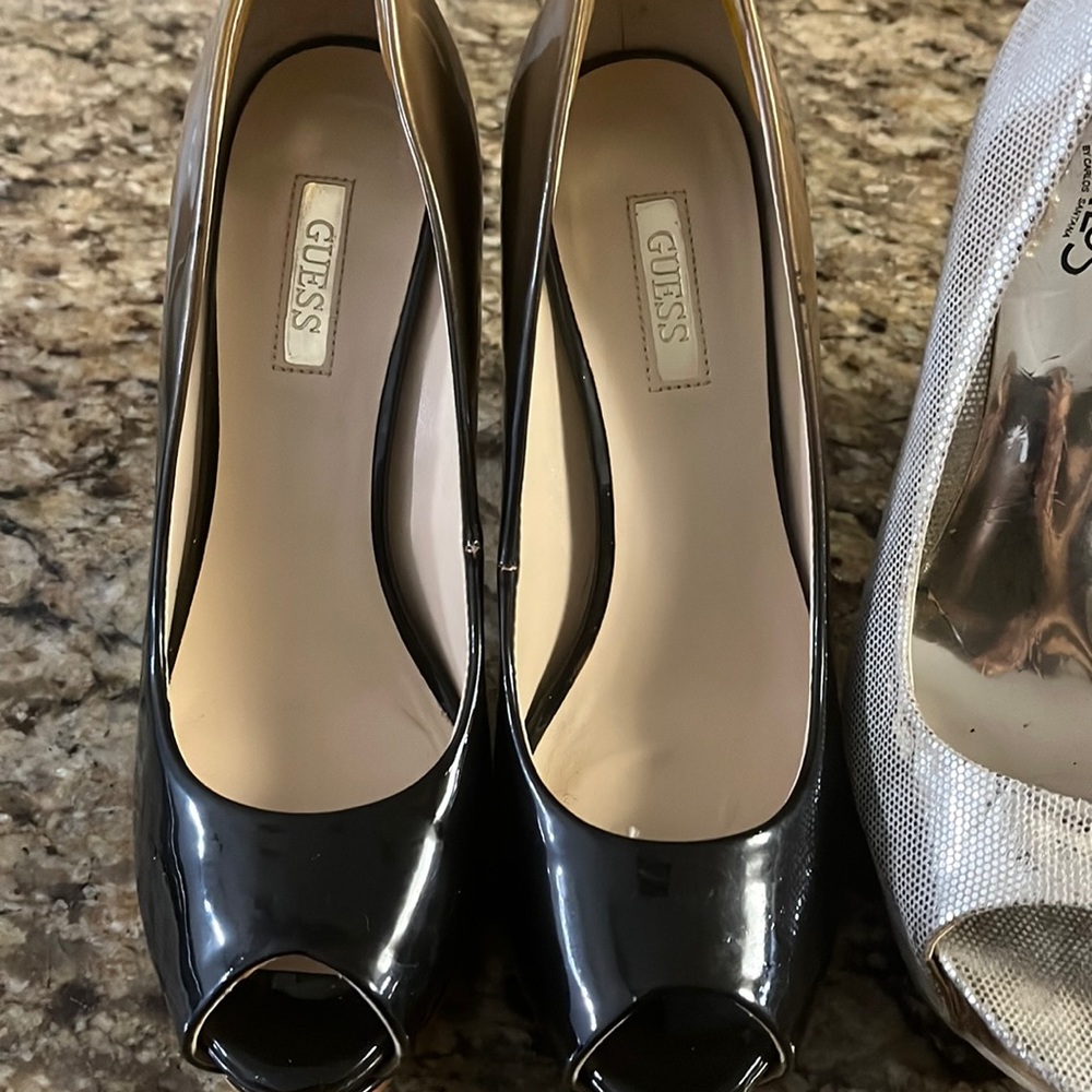 Guess high heels black and gold